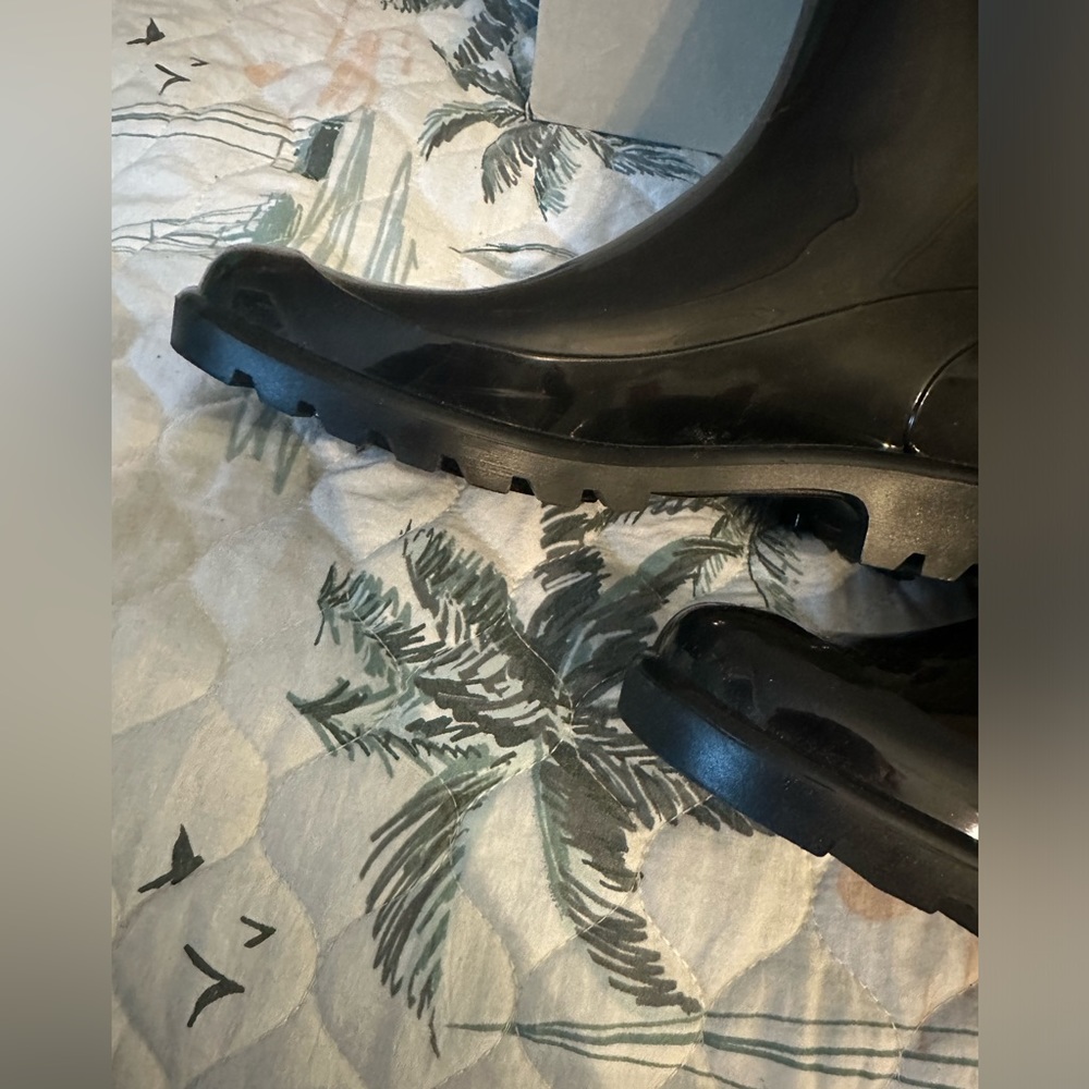 Burberry Kenyon Nova Rainboots - Picture 6 of 10